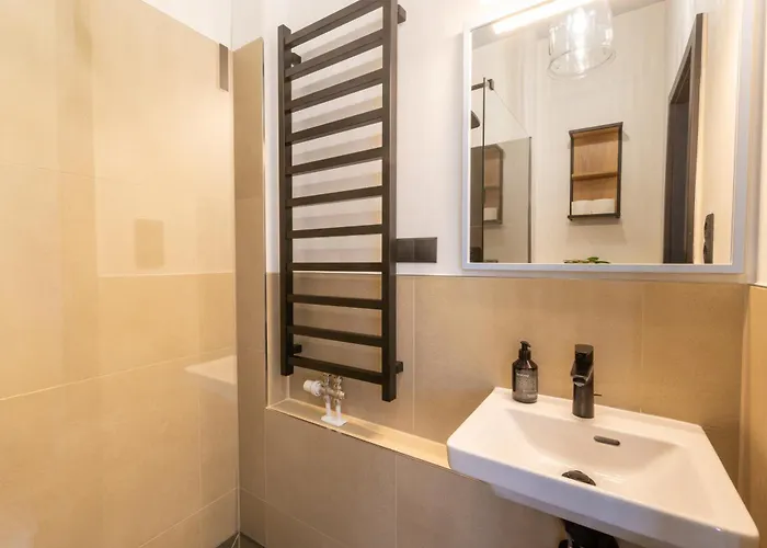 Family Apartment City 4 Gaeste Air Condition Parken Frei *